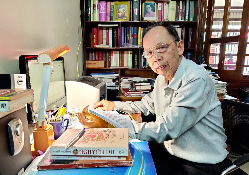 Nhà văn Nguyễn Thế Quang