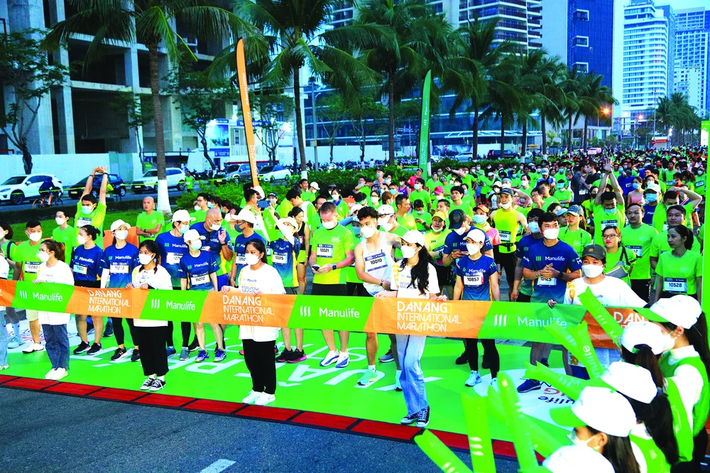Manulife Da Nang International Marathon lan tỏa thông điệp sống khỏe 