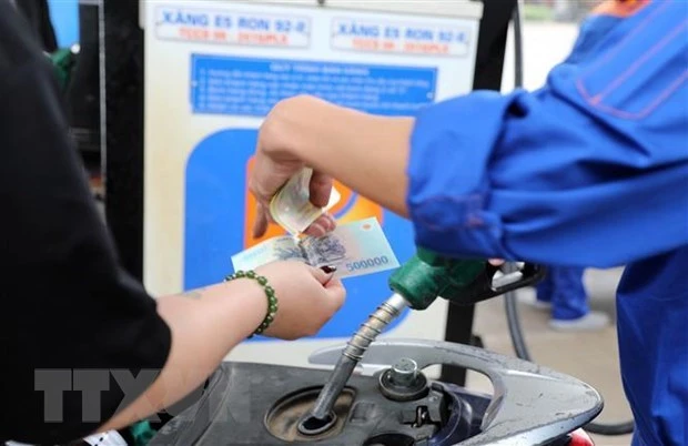Bộ Tài chính đề nghị không giảm thuế tiêu thụ đặc biệt với xăng dầu