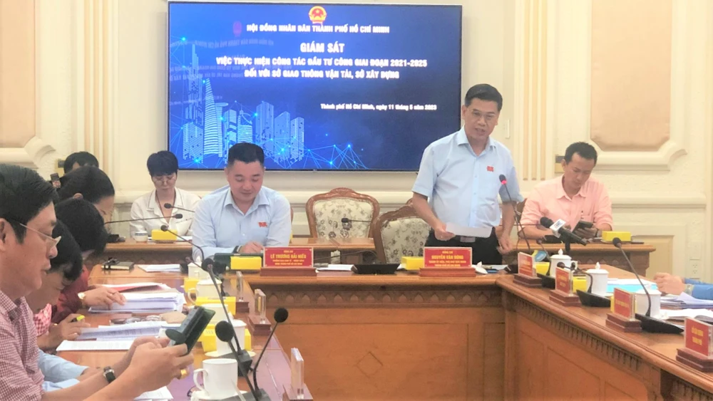 Phó Chủ tịch HĐND TPHCM Nguyễn Văn Dũng phát biểu kết luận tại buổi giám sát. Ảnh: QUỐC HÙNG