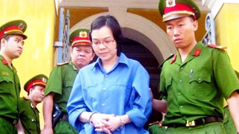 Huỳnh Thị Huyền Như trong một phiên tòa xét xử về tội lừa đảo chiếm đoạt tài sản