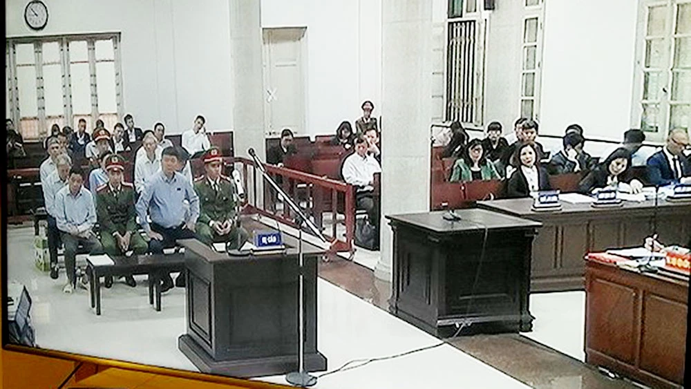 Phiên tòa xét xử ông Đinh La Thăng và 6 đồng phạm trong vụ án gây thiệt hại 800 tỷ của PVN