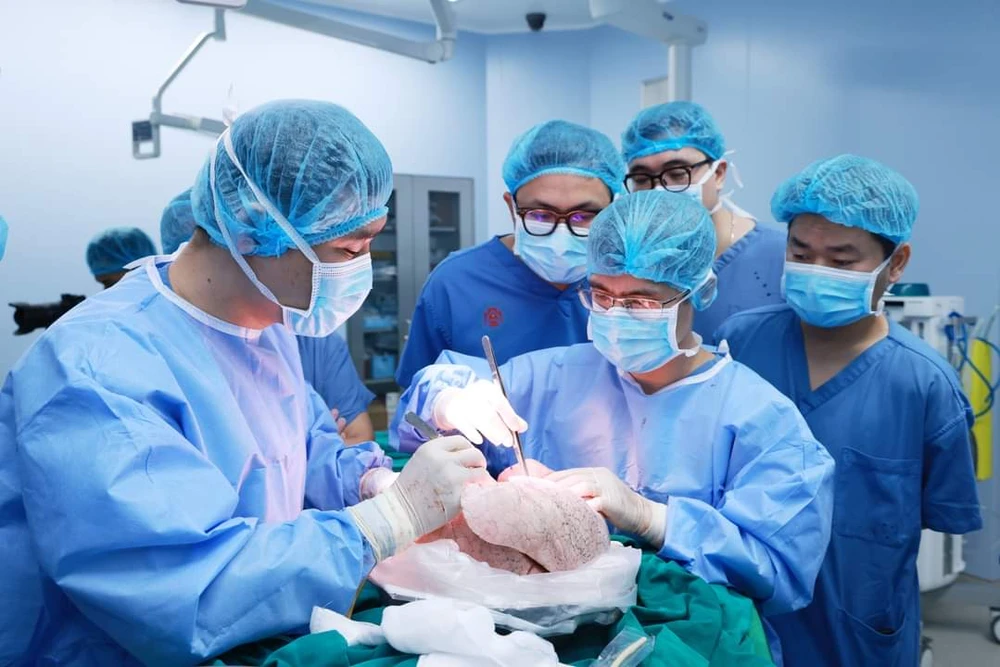 Hơn 150 thầy thuốc lập kỳ tích về ghép tạng trong ngày Tết Giáp Thìn - Ảnh 6.