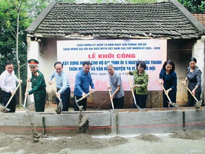 Hà Nội đồng loạt khởi công hỗ trợ xây dựng, sửa chữa nhà ở cho 725 hộ nghèo 
