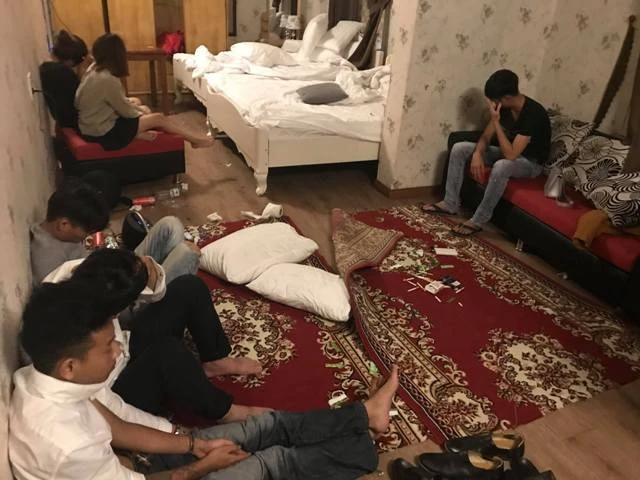 Phát hiện 18 thanh niên nam, nữ đang phê ma túy tại khách sạn