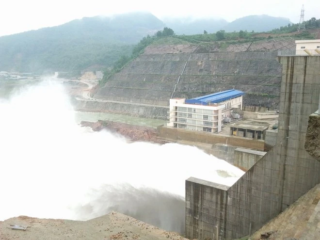Hồ thủy điện Hương Điền điều tiết nước về hạ du 172m3/s ​