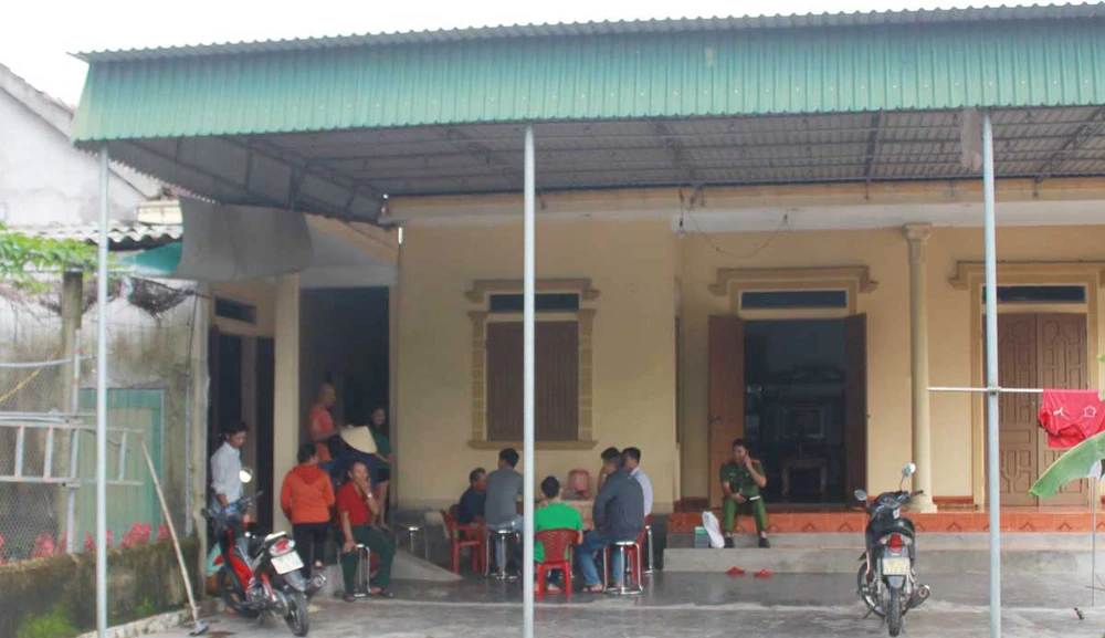 Một số gia đình ở huyện Can Lộc đang lo lắng vì mất liên lạc với người thân 