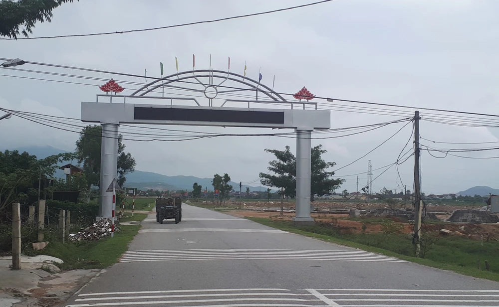 Đường về xã Thiên Lộc (huyện Can Lộc), địa phương có nhiều người dân đi xuất khẩu lao động nước ngoài ở tỉnh Hà Tĩnh