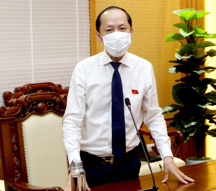 Ông Nguyễn Hồng Lĩnh, Phó Chủ tịch UBND tỉnh Hà Tĩnh phát biểu nhận nhiệm vụ