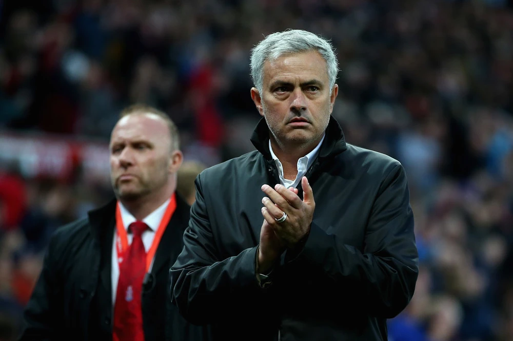 Jose Mourinho cố giảm áp lực lên cầu thủ Man.United. Ảnh: Getty Images