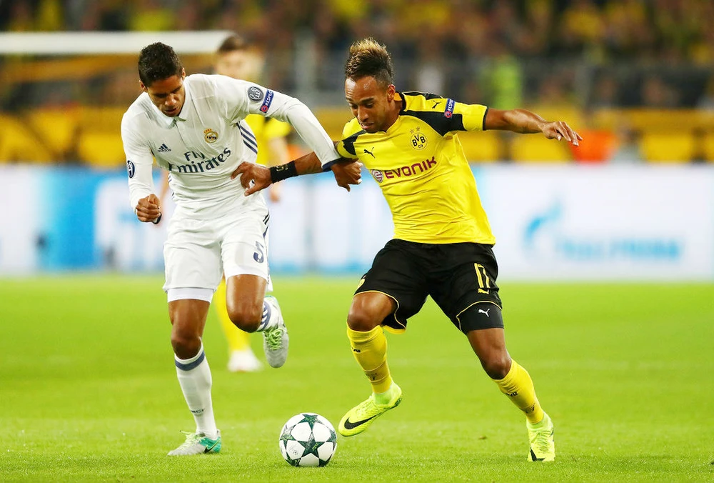 Real (trắng) sẽ gặp khó trước Dortmund. Ảnh: Getty Images
