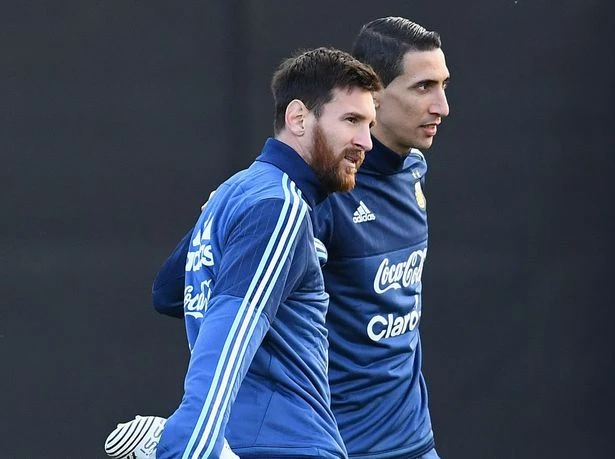 HLV Jorge Sampaoli hy vọng Angel Di Maria (phải) sẽ hợp cùng Lionel Messi để giúp Argentina vượt khó. Ảnh: Getty Images 