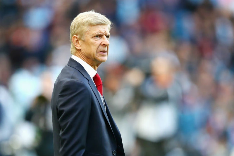 Arsene Wenger liệu sẽ “níu kéo” mùa giải này đến bao lâu? Ảnh: Getty Images 