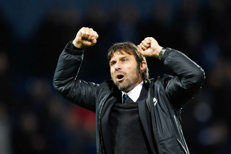 HLV Antonio Conte tin tưởng những thay đổi sẽ giúp Chelsea ổn định. Ảnh: Getty Images 
