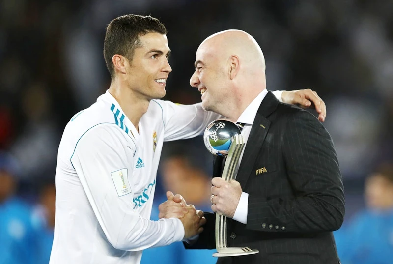 Ronaldo tạo nên kỷ lục, nhưng chỉ nhận được Quả bóng bạc. Ảnh: Getty Images.