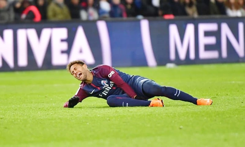 Neymar dính chấn thương. Ảnh: Getty Images