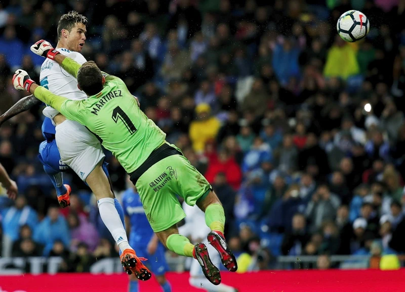 Ronaldo lập kỷ lục, qua đó giúp Real giành chiến thắng. Ảnh: Getty Images