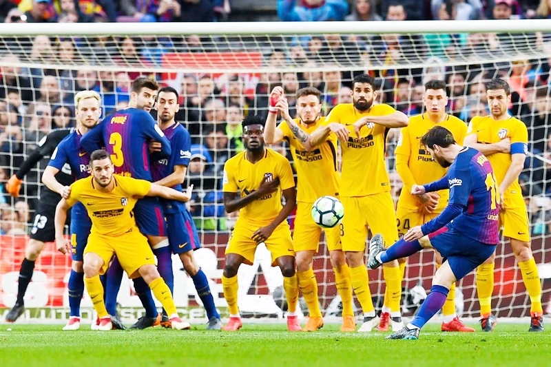 Pha đá phạt đẳng cấp của Messi. Ảnh: Getty Images.