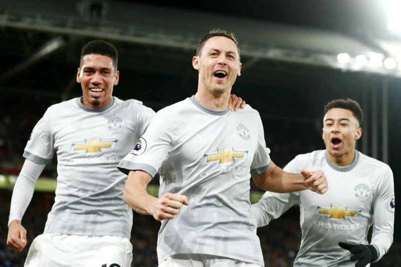 Nemanja Matic (giữa) mừng bàn thắng quan trọng cho Man.United. Ảnh: Getty Images