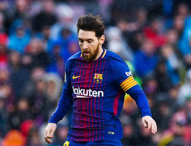 Dù lùi sâu, nhưng khả năng ghi bàn của Messi không giảm. Ảnh: Getty Images.