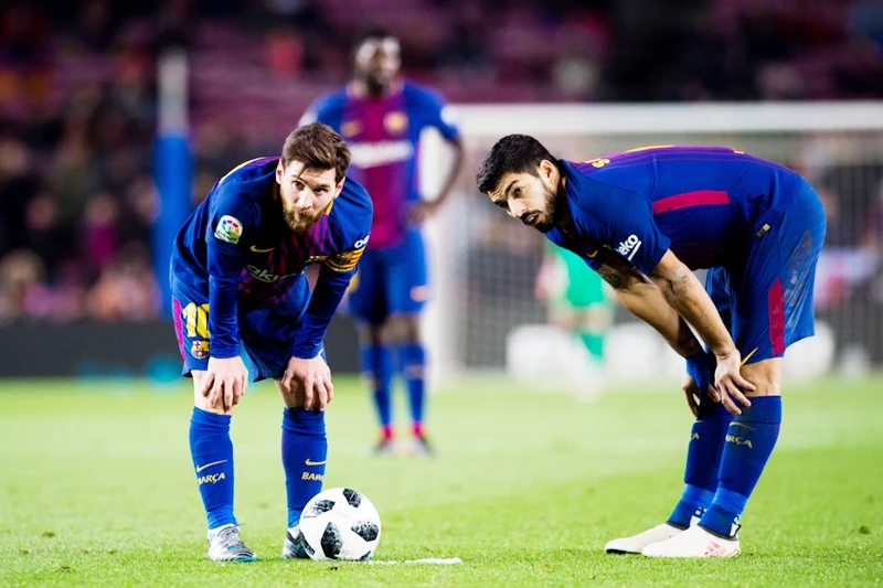 Vắng Suarez, Messi mất đối tác trên hàng công. Ảnh: Getty Images