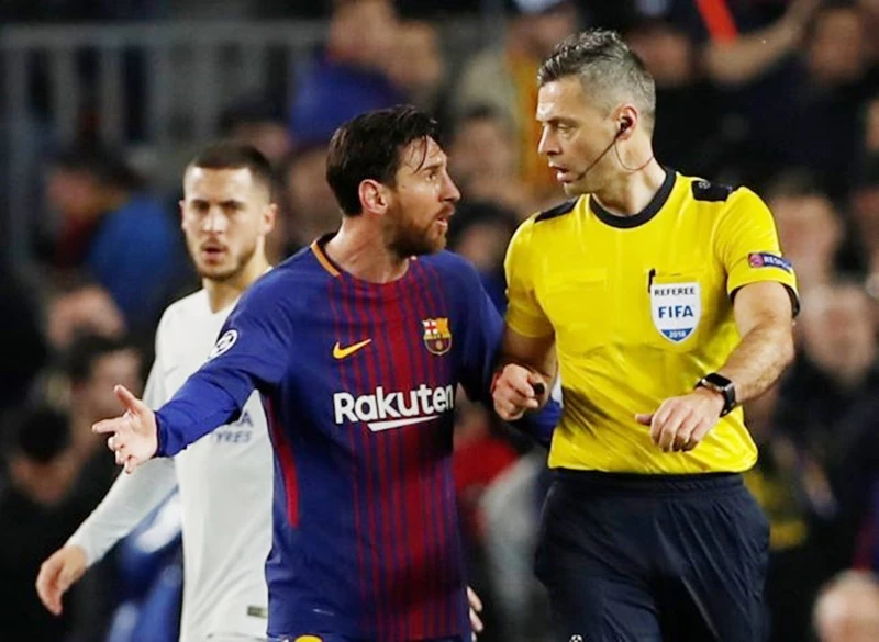 Messi bị “tố” được trọng tài ưu ái. Ảnh: Getty Images