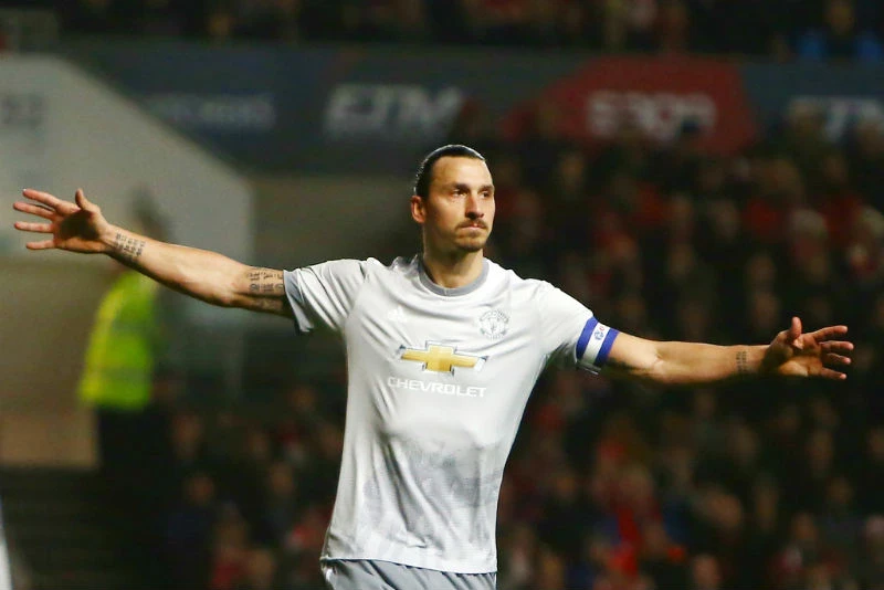Khoảnh khắc ăn mừng bàn thắng cuối cùng của Zlatan Ibrahimovic cho Man.United, ở chiến thắng tại tứ kết Cúp Liên đoàn hôm 20-12 Ảnh: Getty Images 