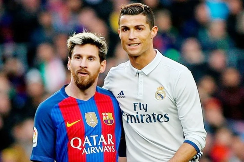 Có những kỷ lục mà Messi (trái) không thể phá được từ Ronaldo. Ảnh: Getty Images