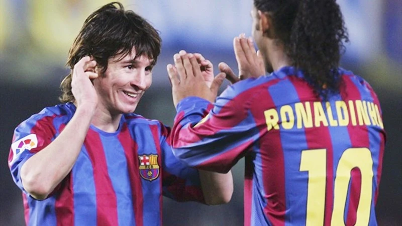 Messi và Ronaldinho bây giờ vẫn giữ được tình bạn thân thiết. Ảnh: Getty Images