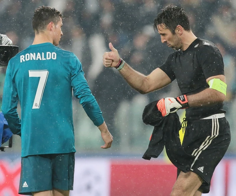 Ronaldo khiến Buffon phải thán phục. Ảnh: Getty Images