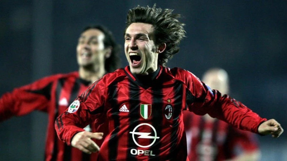 10 năm khoác áo AC Milan là đỉnh cao chói lọi trong sự nghiệp của Andrea Pirlo. Ảnh: Sky Sports