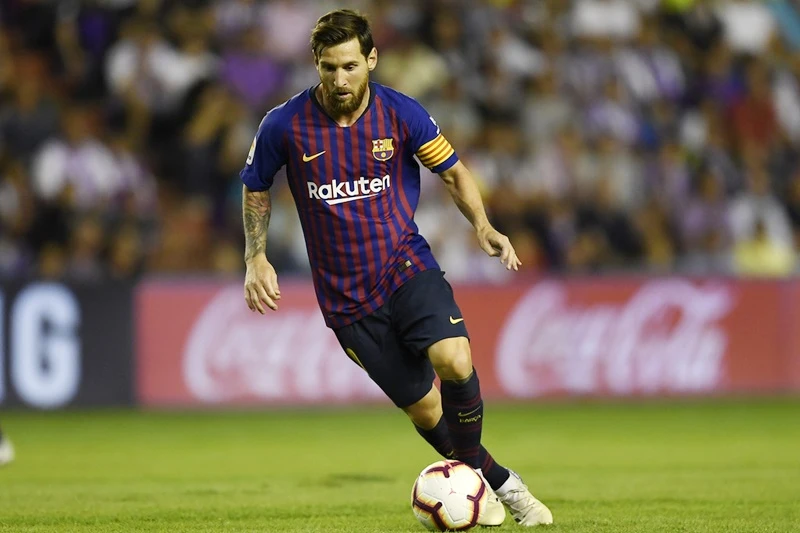 Messi chỉ hơn Ronaldo về bàn thắng. Ảnh: Getty Images