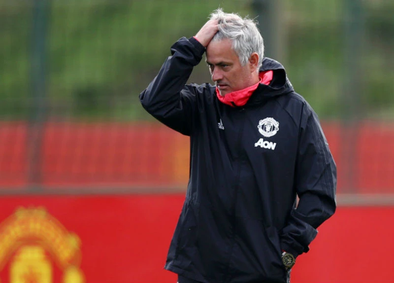 HLV Jose Mourinho vẫn đau đầu giải quyết tình hình ở Man.United. Ảnh: Getty Images 