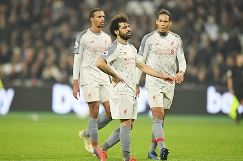 Các ngôi sao Liverpool đang lộ rõ vấn đề khi đương đầu áp lực. Ảnh: Getty Images
