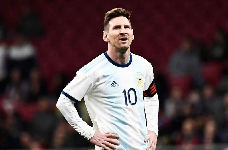 Dáng vé chán nản của Lionel Messi trong lần đầu tiên trở lại đội tuyển. Ảnh: Getty Images 