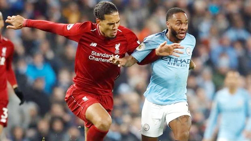 Virgil van Dijk (trái) và Liverpool thật sự đã làm mọi cách có thể để ngăn Man.City. Ảnh: Getty Images