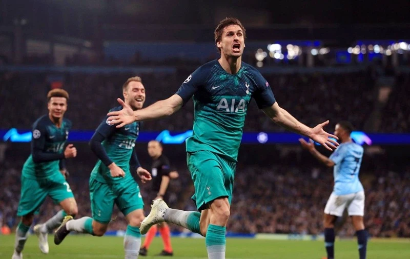 Fernando Llorente ghi bàn giúp Tottenham loại Man.City ở Chamopions League mùa qua. Ảnh: Getty Images 