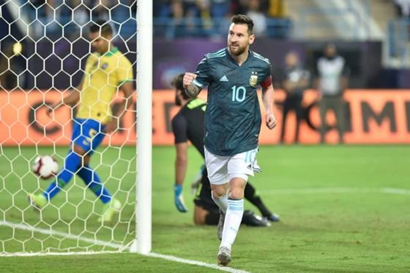 Lionel Messi ghi bàn duy nhất giúp Argentina chiến thắng. Ảnh: Getty Images 
