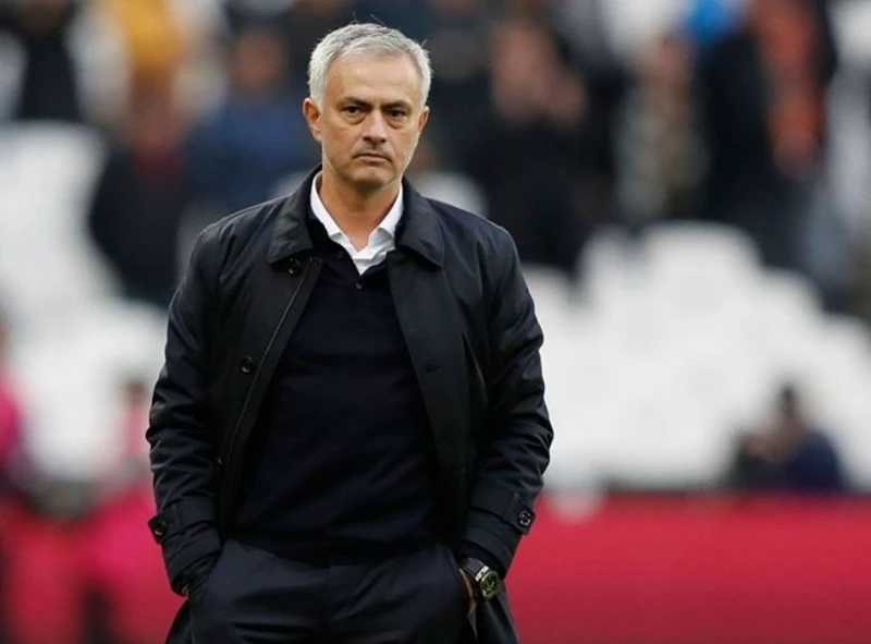 HLV Jose Mourinho đã sớm “vỡ mộng” khi đội lâm vào khủng hoảng nhân sự. Ảnh: Getty Images 