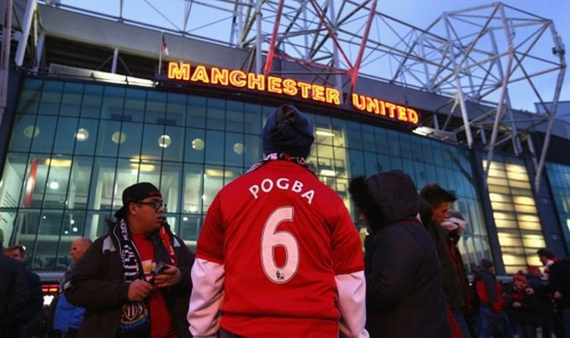Man.United sẽ trả lại tiền nếu người hâm mộ không thể đến sân Old Trafford ở 4 trận cuối. Ảnh: Getty Images 