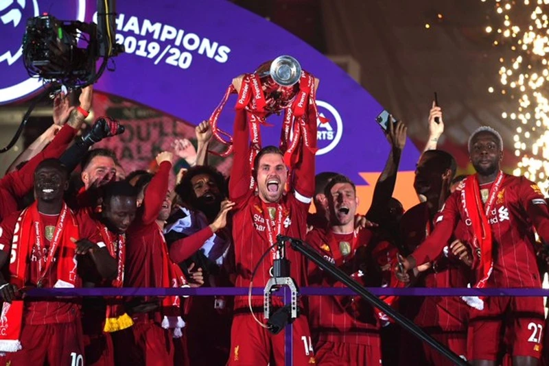 Liverpool đã chính thức nâng danh hiệu Premier League sau 30 năm chờ đợi. Ảnh: Getty Images