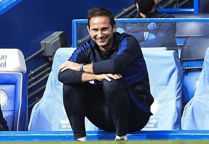 HLV Frank Lampard ngay lập tức hào ứng hướng đến tương lai. Ảnh: Getty Images