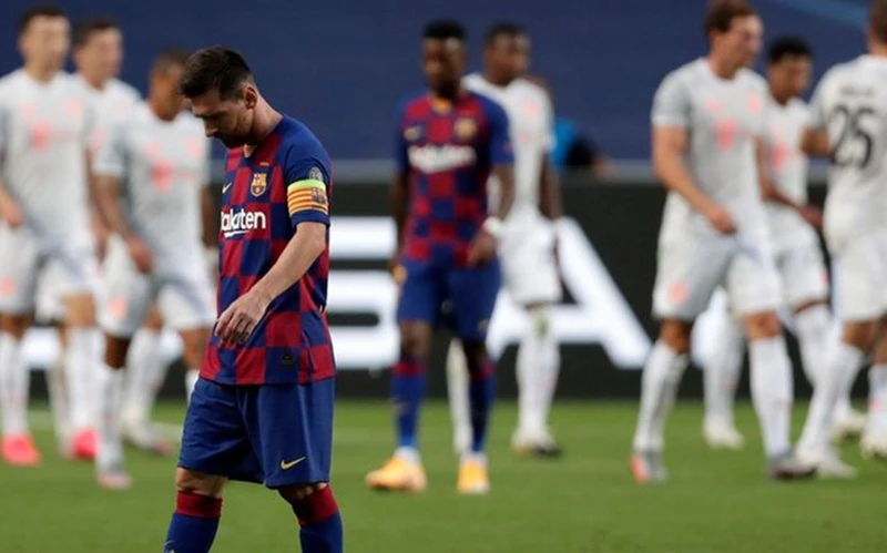 Lionel Messi và Barca thật sự rệu rã và vỡ vụn trước Bayern. Ảnh: Getty Images