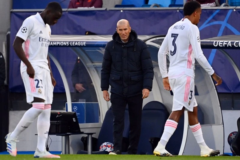 HLV Zinedine Zidane vẫn chưa tìm thấy sự ổn định cho Real Madrid tại Champions League. 
