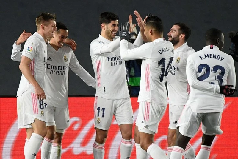 Real Madrid tạm thời vươn lên ngôi đầu bảng La Liga. 