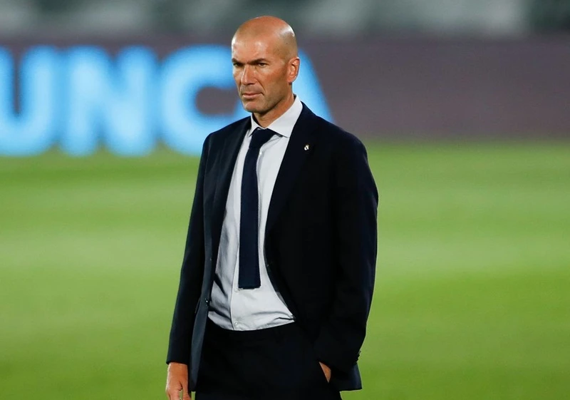 HLV Zinedine Zidane phải tiến hành cách ly theo quy định. Ảnh: Getty Images 
