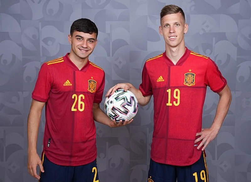 Hai ngôi sao Euro 2020 Pedri và Dani Olmo (phải) đảm bảo cho Tây Ban Nha vị thế ứng viên hàng đầu.
