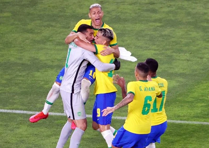 Thủ môn Santos của Brazil đã xuất sắc trong màn đấu luân lưu cân não.