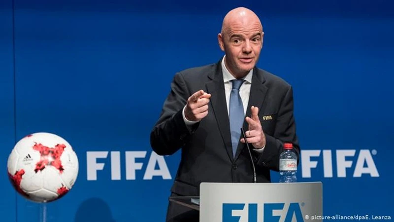 Chủ tịch FIFA, Gianni Infantino khẳng định sẽ làm sạch khoản “tiền bẩn” này.
