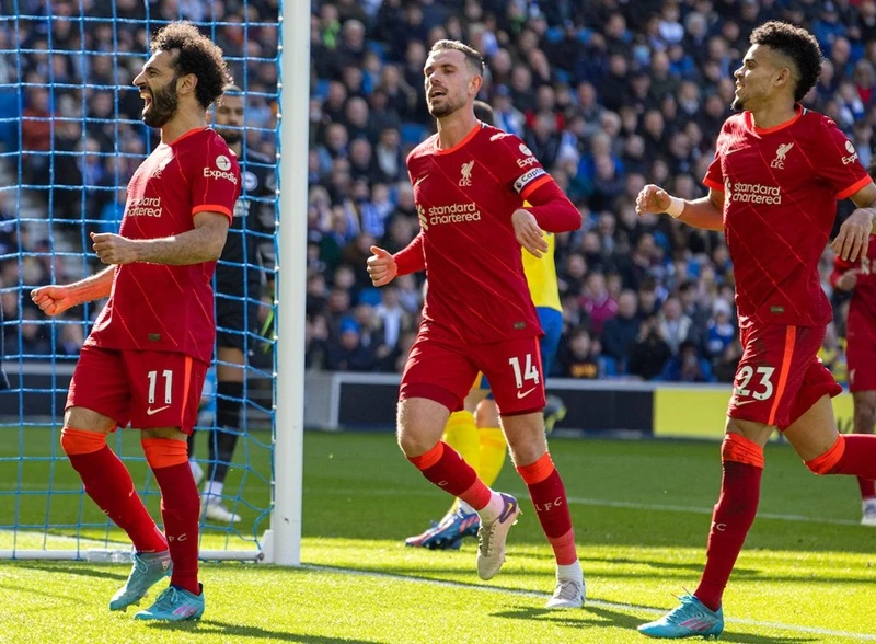 Liverpool ghi chiến thắng thứ 8 liên tiếp để bám đuổi Man.City. Ảnh: Getty Images
